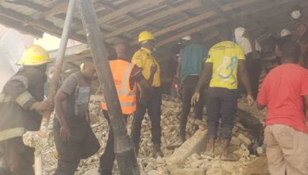 2 dead as two-storey building collapses in Lagos